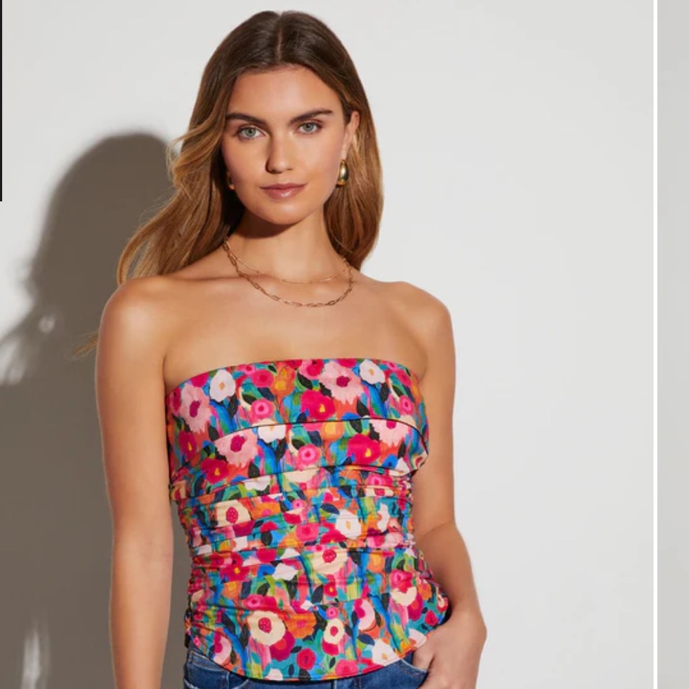 NWT colorful strapless floral top size S. Perfect for summer!!